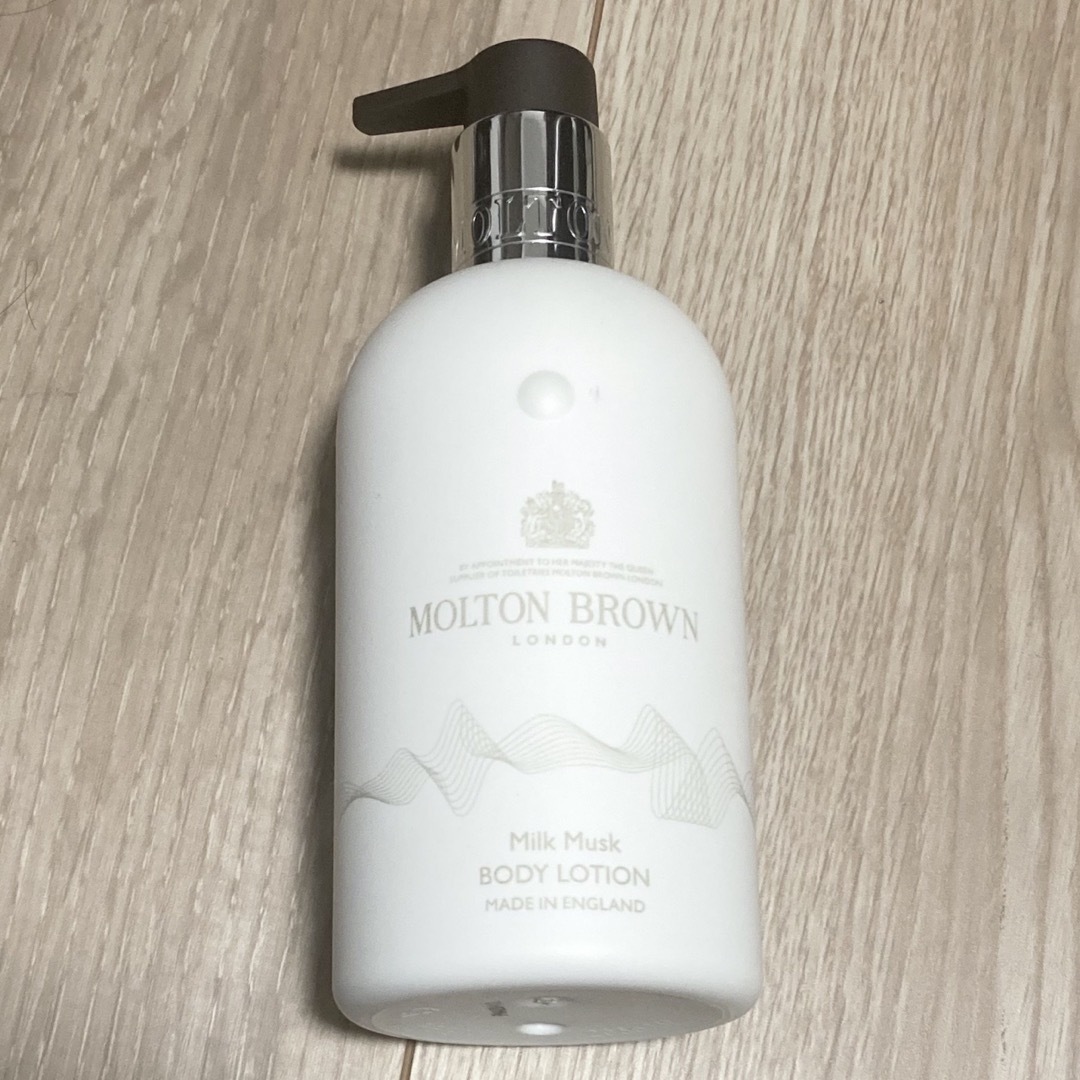 MOLTON BROWN(モルトンブラウン)の新品未使用【MOLTONBROWN】ミルクムスクボディローション コスメ/美容のボディケア(ボディローション/ミルク)の商品写真