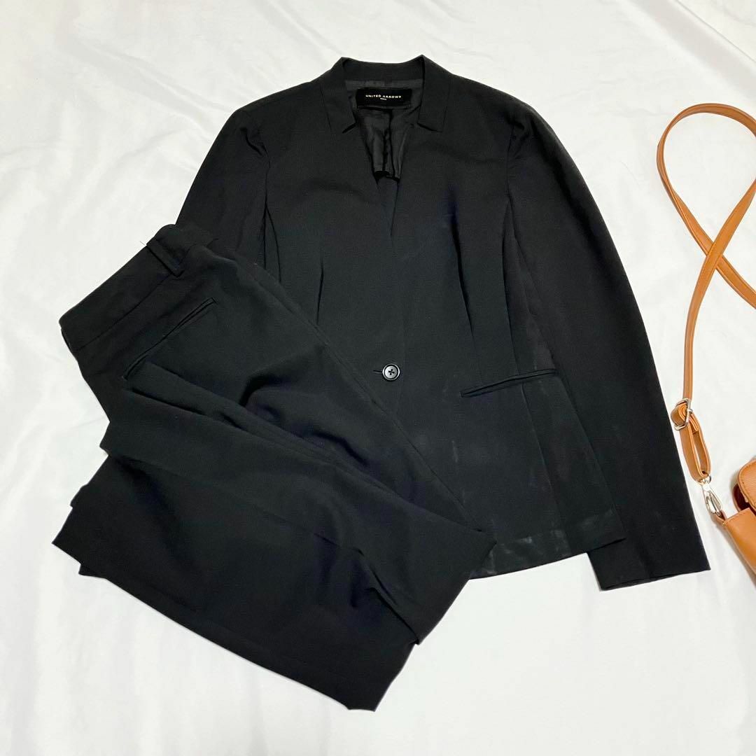 UNITED ARROWS(ユナイテッドアローズ)のユナイテッドアローズ ノーカラー パンツスーツ セットアップ 黒 38 レディースのフォーマル/ドレス(スーツ)の商品写真