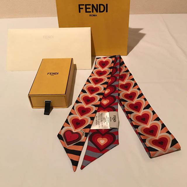 FENDI(フェンディ)のフェンディ シルクツイリー（レッドシルク ラッピー） レディースのバッグ(その他)の商品写真