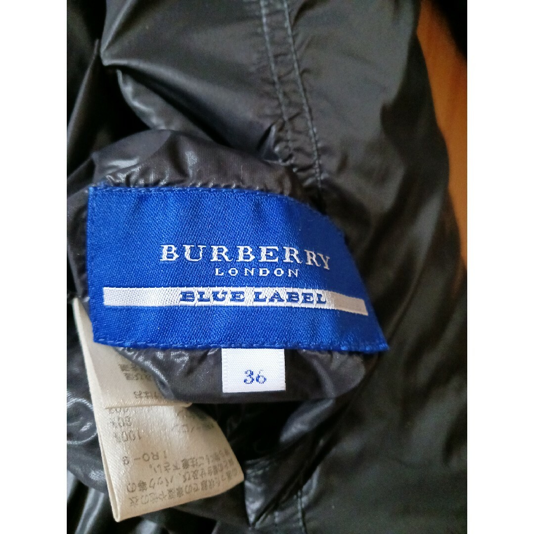 BURBERRY BLUE LABEL(バーバリーブルーレーベル)の週末限定saleBURBERRYhorse刺繍リバーシブルダウン可愛い レディースのジャケット/アウター(ダウンジャケット)の商品写真