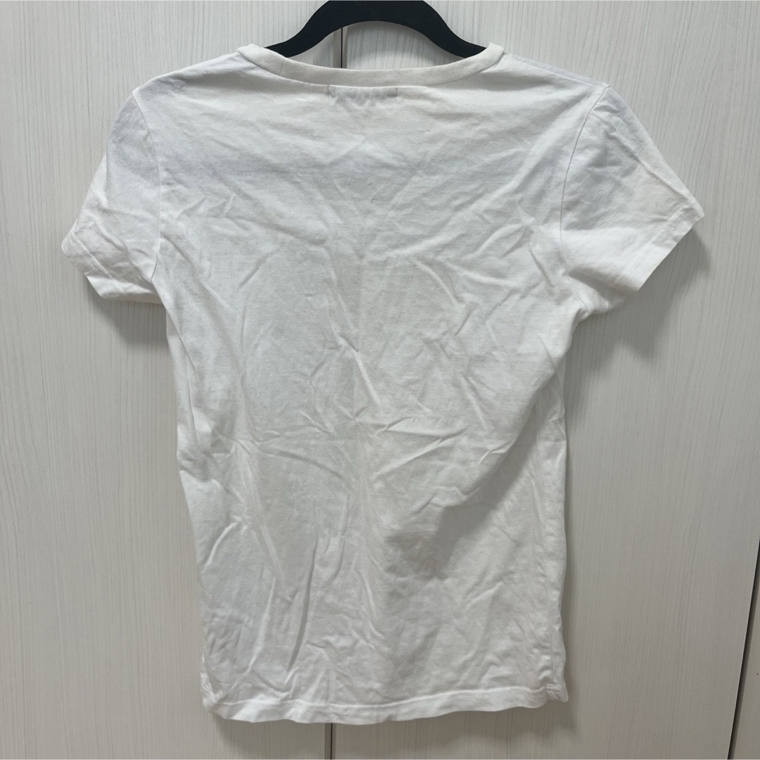 GUESS(ゲス)の韓国限定 GUESS Tシャツ S レディースのトップス(Tシャツ(半袖/袖なし))の商品写真