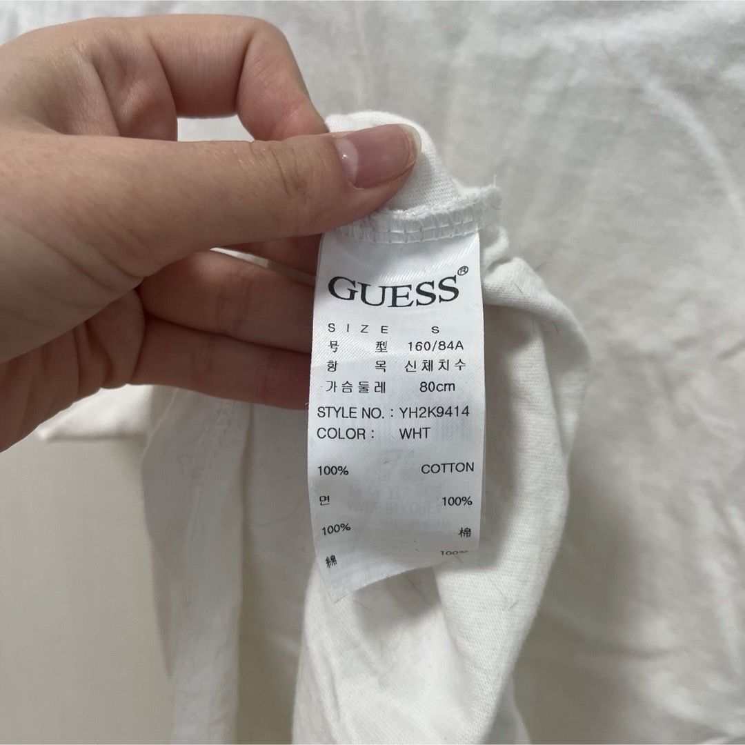 GUESS(ゲス)の韓国限定 GUESS Tシャツ S レディースのトップス(Tシャツ(半袖/袖なし))の商品写真