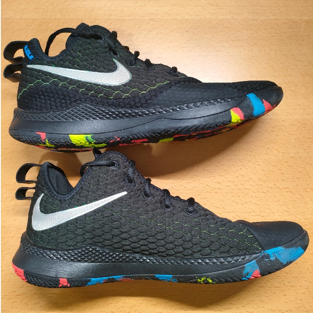 NIKE(ナイキ)の(28㎝)レブロン ウィットネス 3(中古) スポーツ/アウトドアのスポーツ/アウトドア その他(バスケットボール)の商品写真