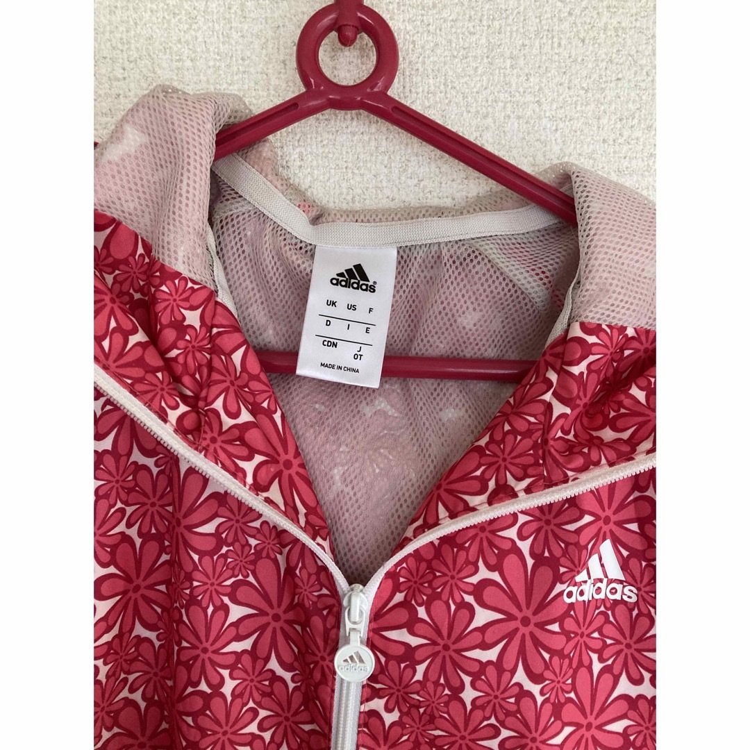 adidas(アディダス)のadidas レディース　ウィンドブレーカー　Ｏサイズ レディースのジャケット/アウター(ナイロンジャケット)の商品写真