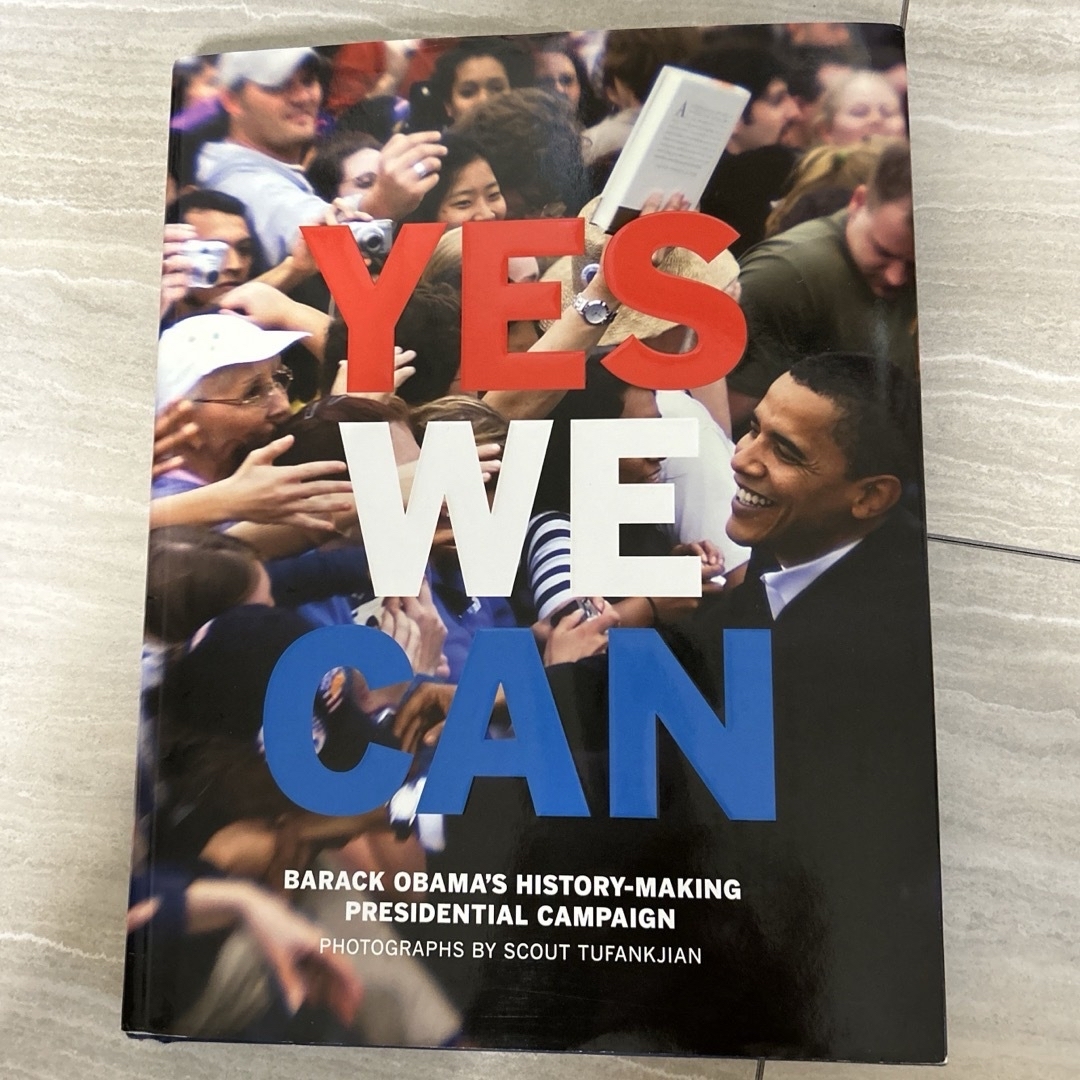 バラク　オバマ　洋書　アメリカ　大統領選選挙運動　写真集　YES WE CAN　 エンタメ/ホビーの雑誌(ビジネス/経済/投資)の商品写真