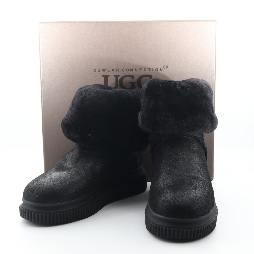 UGG(アグ)の【未使用品】UGG クラシック 23.5cm ブーツ レディースの靴/シューズ(ブーツ)の商品写真