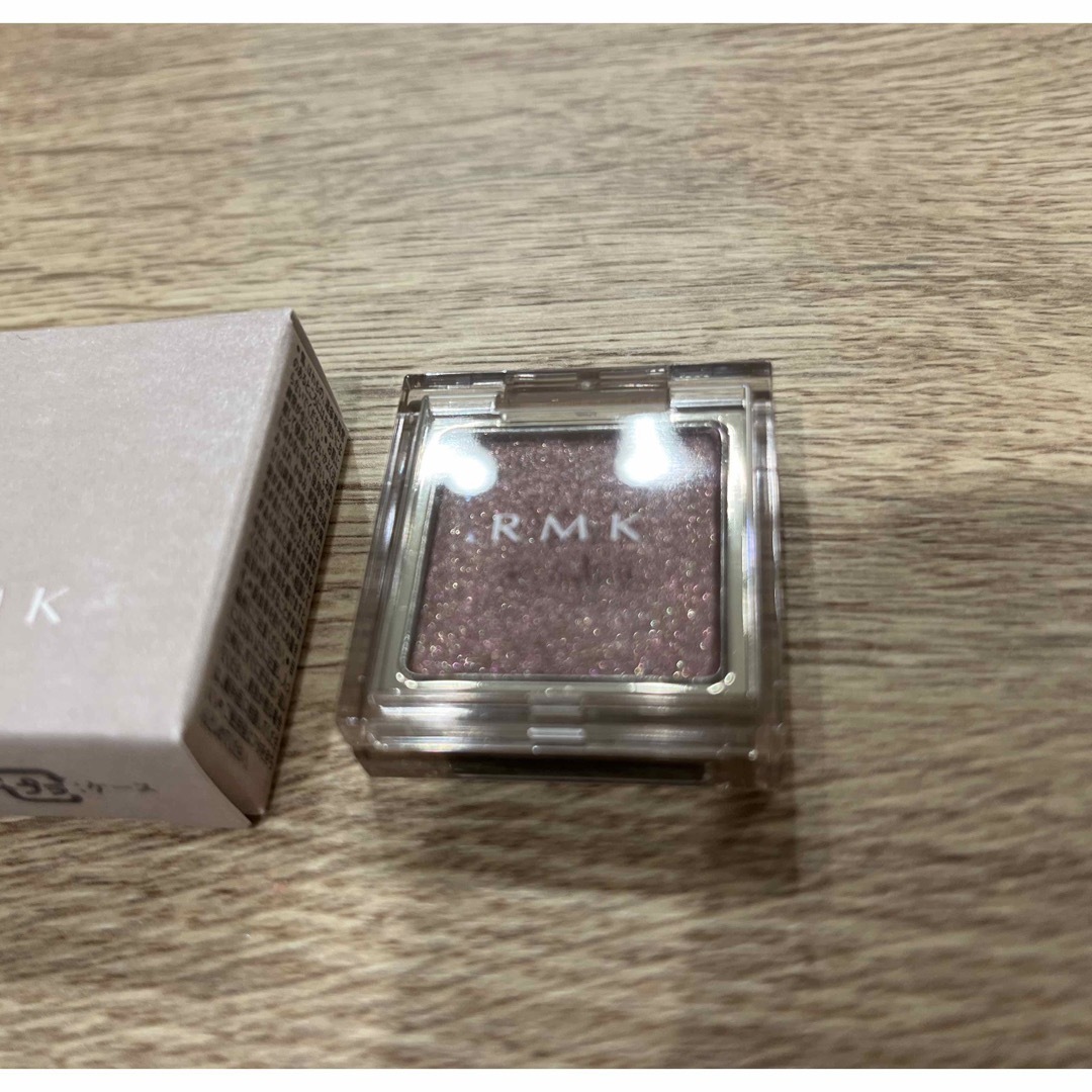 RMK(アールエムケー)のRMK インフィニット シングル アイズ 19 美品 コスメ/美容のベースメイク/化粧品(アイシャドウ)の商品写真