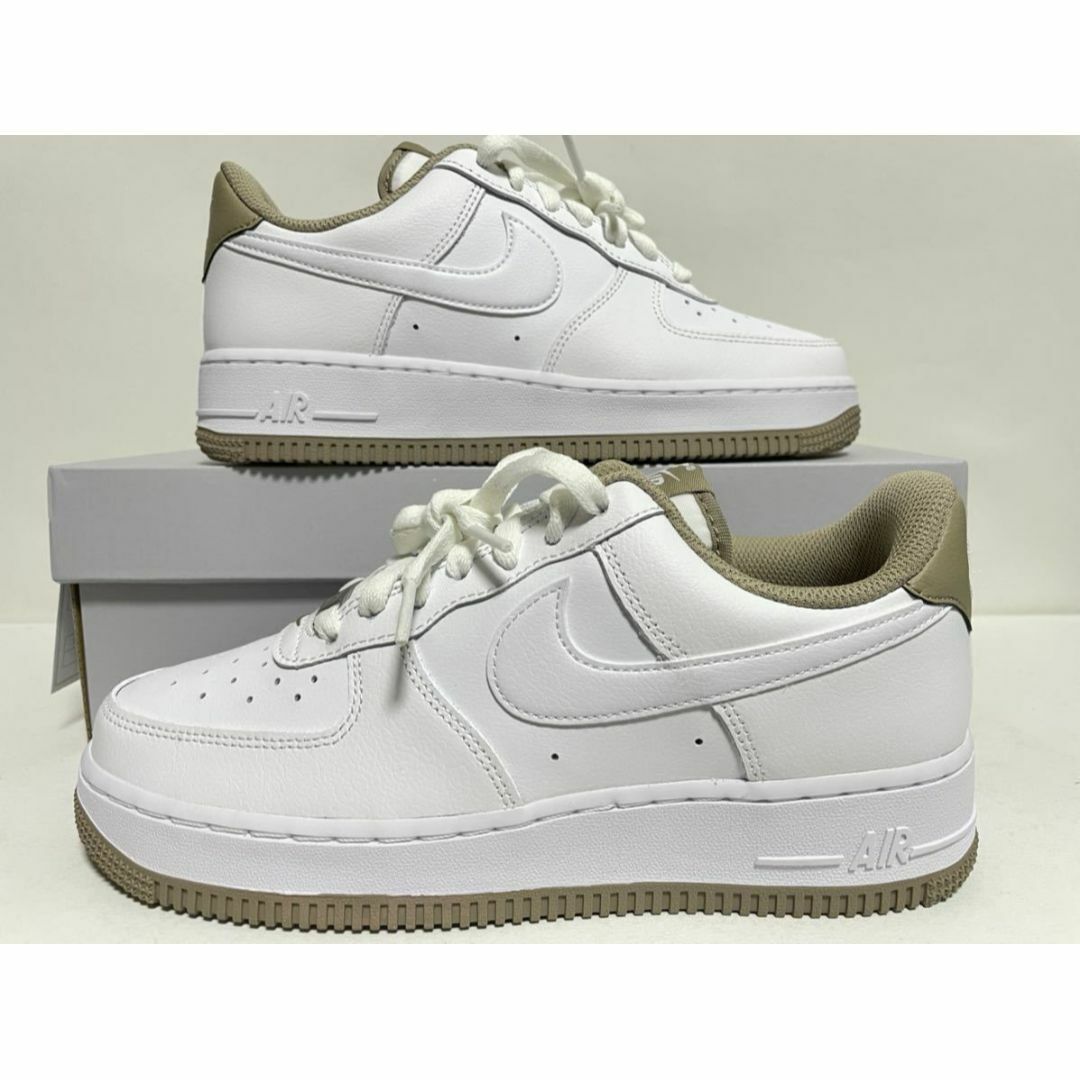 NIKE - 【新品】27.5㎝ NIKE AIR FORCE 1 '07 ホワイト/カーキの NIKE - 【新品】27.5㎝ NIKE AIR FORCE 1 '07 ホワイト/カーキの