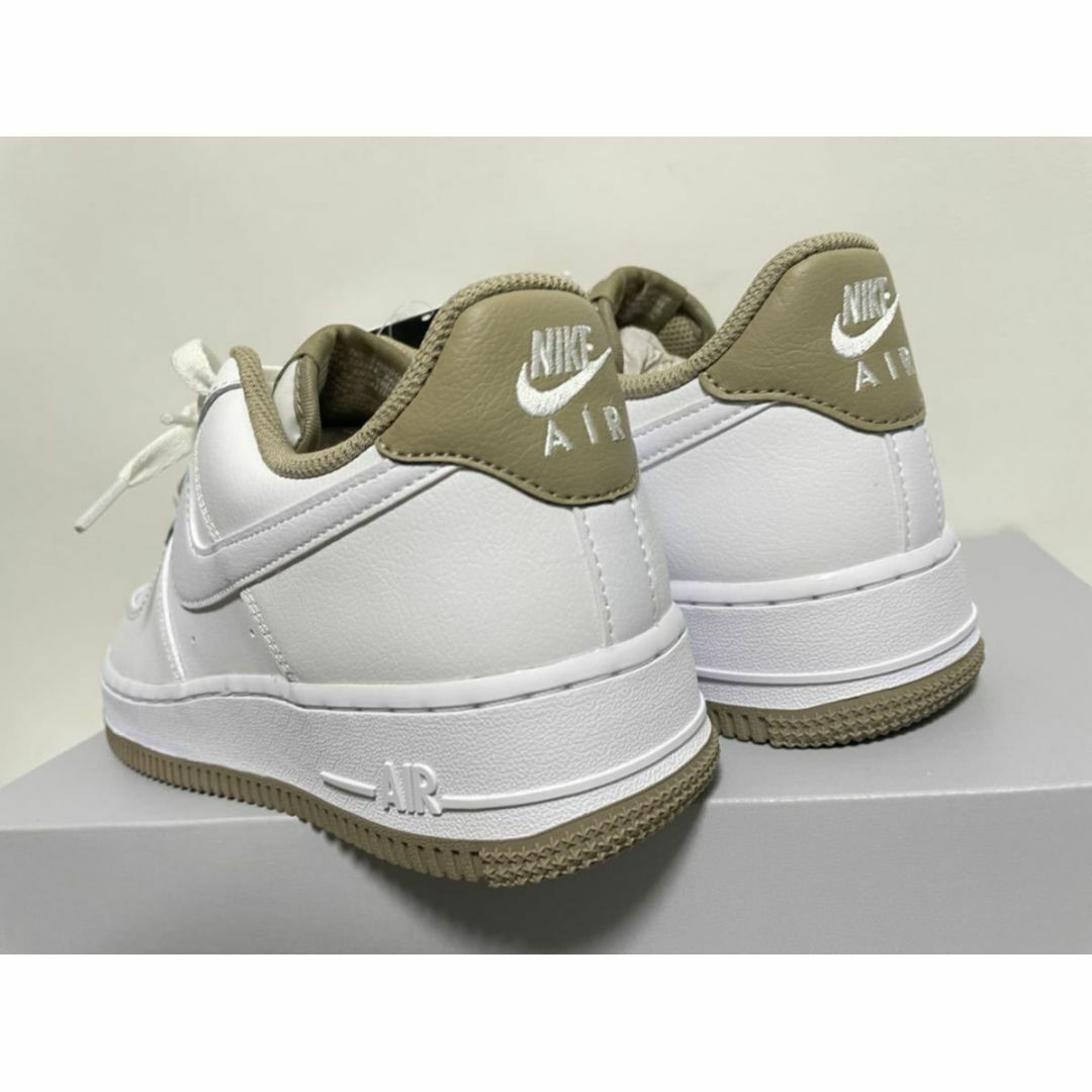 NIKE - 【新品】27.5㎝ NIKE AIR FORCE 1 '07 ホワイト/カーキの NIKE - 【新品】27.5㎝ NIKE AIR FORCE 1 '07 ホワイト/カーキの