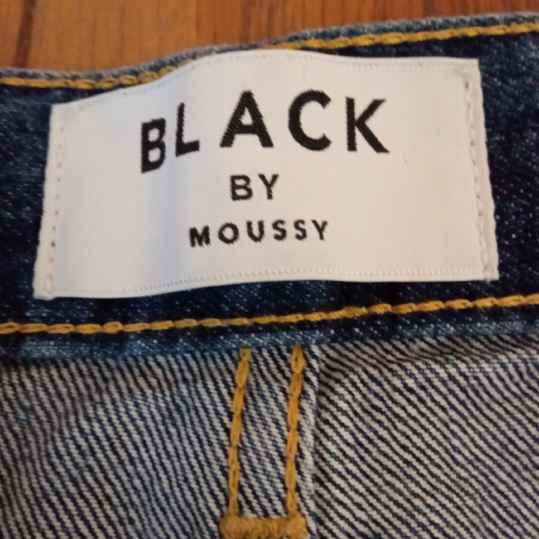 BLACK by moussy(ブラックバイマウジー)のブラックバイマウジー caw blue Denim 23インチ レディースのパンツ(デニム/ジーンズ)の商品写真