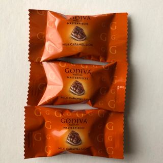 ゴディバ(GODIVA)のGODIVA チョコレート キャラメル　3個(菓子/デザート)