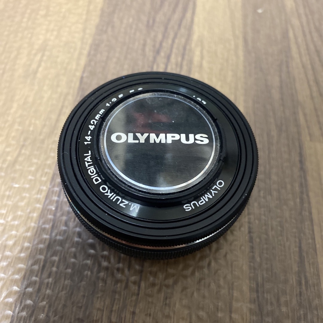 OLYMPUS(オリンパス)のOLYMPUS M.ZUIKO 14-42mm 3.5-5.6 美品 キャップ付 スマホ/家電/カメラのカメラ(レンズ(ズーム))の商品写真