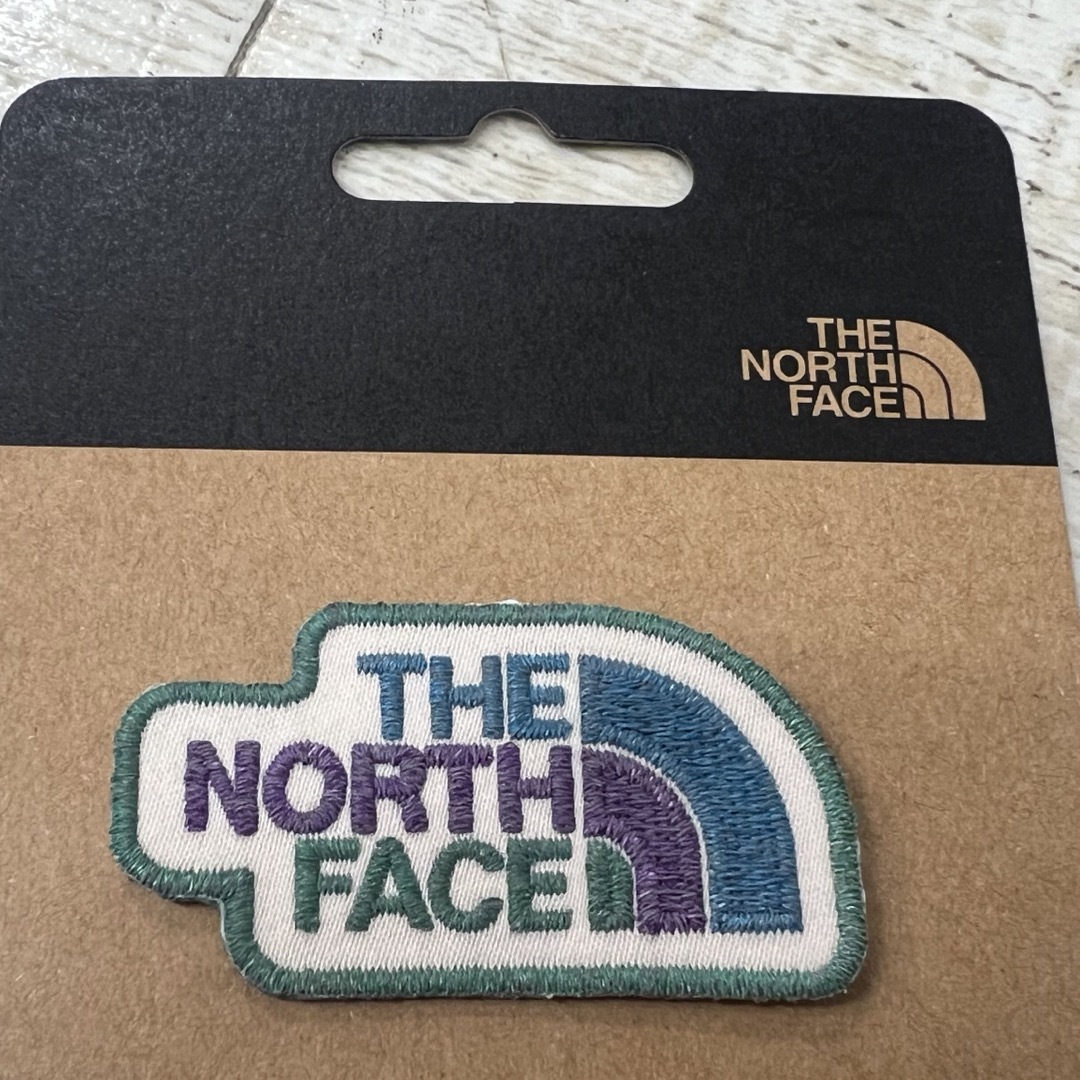 THE NORTH FACE(ザノースフェイス)のアイロン ワッペン　新品　ノースフェイス 光る メンズのファッション小物(その他)の商品写真