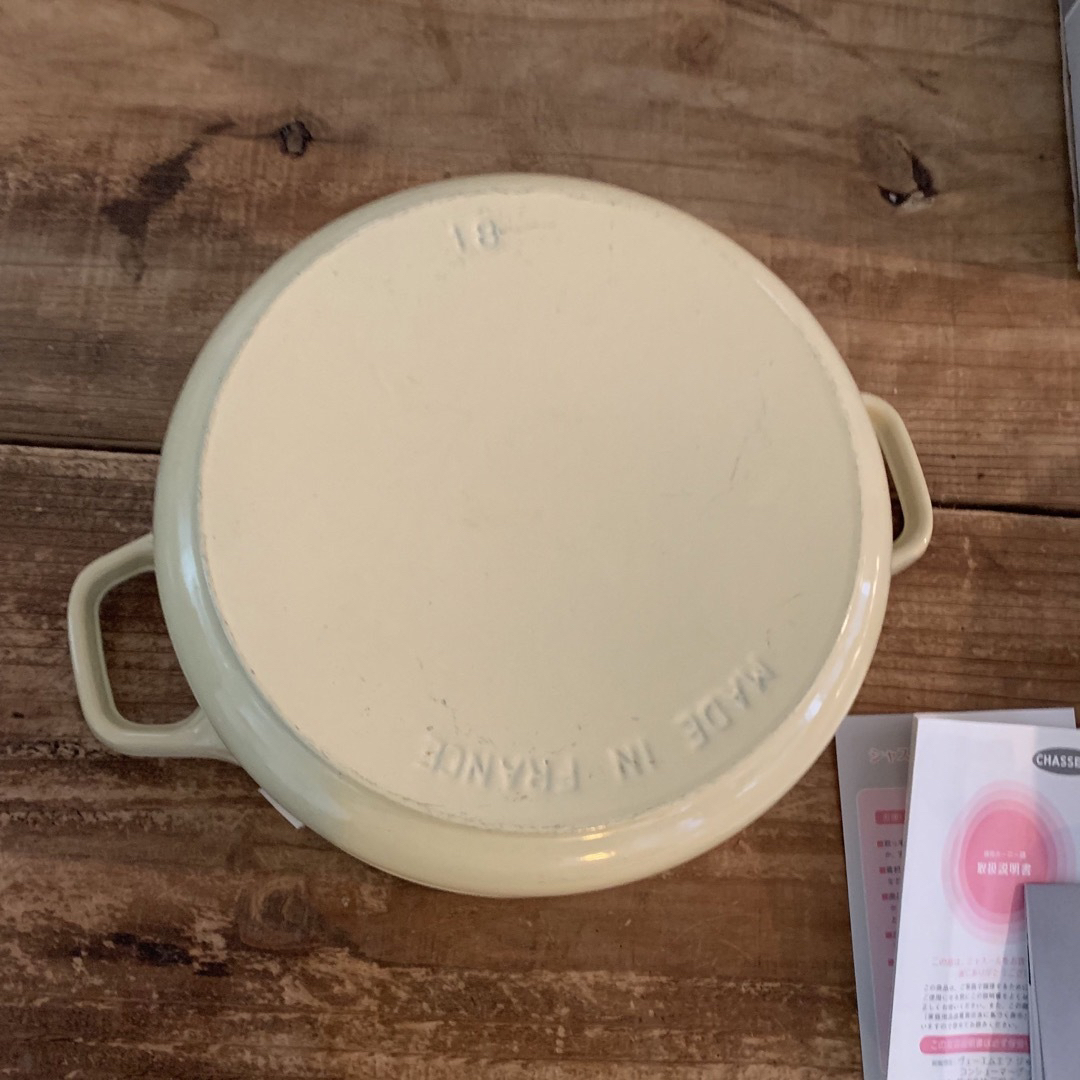 LE CREUSET(ルクルーゼ)のシャスール　鍋  18cm ココット CHASSEUR 琺瑯 インテリア/住まい/日用品のキッチン/食器(鍋/フライパン)の商品写真