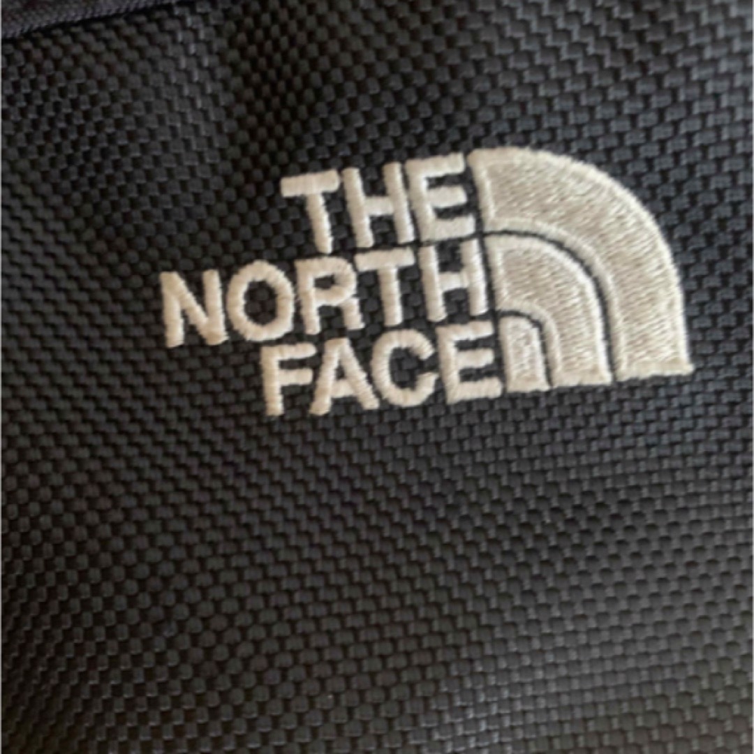 THE NORTH FACE(ザノースフェイス)のTHE NORTH FACE 斜め掛け　メッセンジャー　バッグ メンズのバッグ(ボディーバッグ)の商品写真