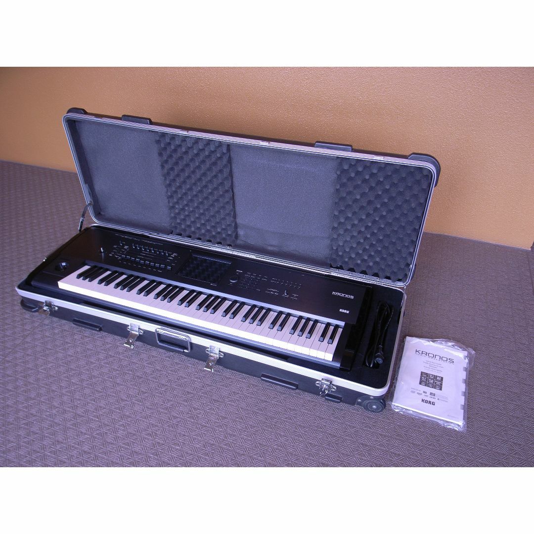 KORG(コルグ)のKORG KRONOS 73 楽器の鍵盤楽器(キーボード/シンセサイザー)の商品写真