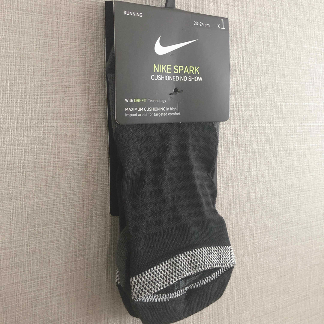 NIKE(ナイキ)のNIKE ナイキ スパーク クッション ノーショー ソックス 靴下 23-24 スポーツ/アウトドアのランニング(その他)の商品写真