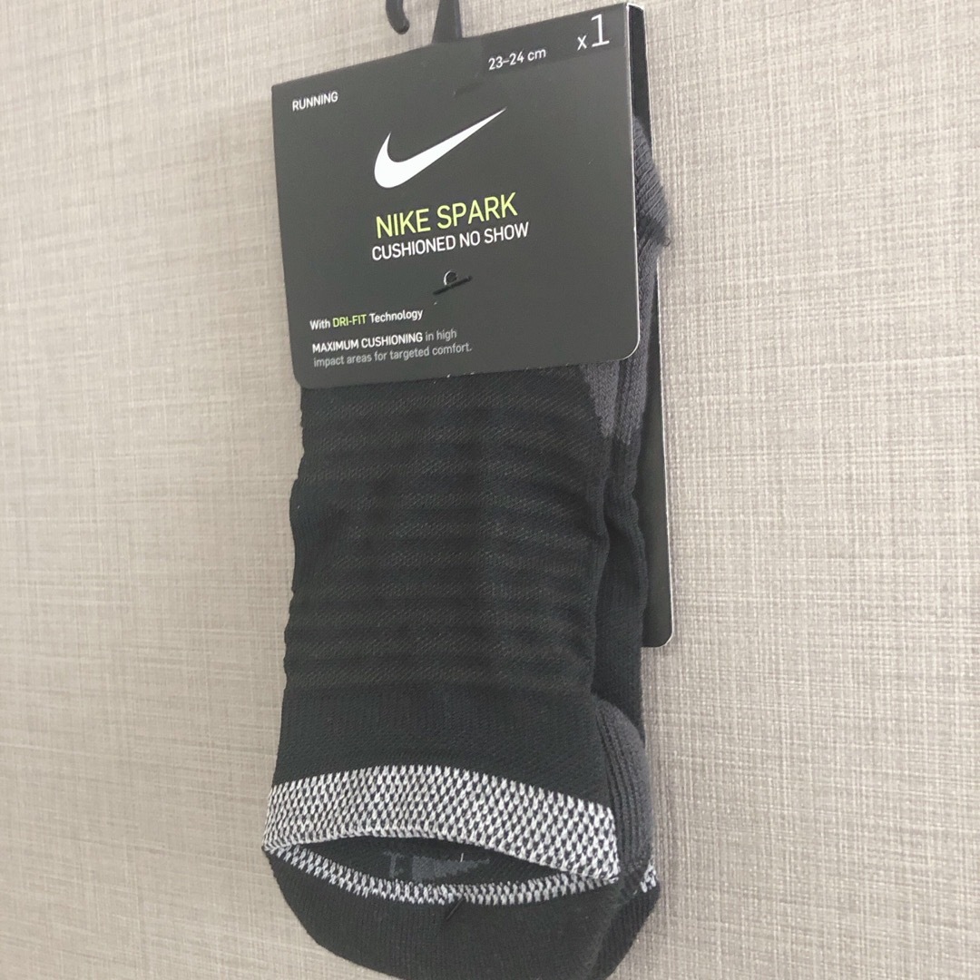 NIKE(ナイキ)のNIKE ナイキ スパーク クッション ノーショー ソックス 靴下 23-24 スポーツ/アウトドアのランニング(その他)の商品写真