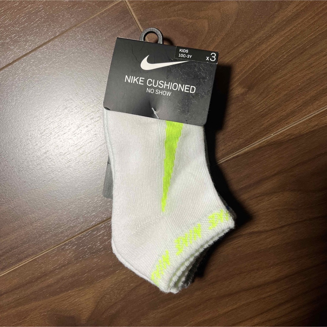 NIKE(ナイキ)のNIKE 靴下 キッズ/ベビー/マタニティのこども用ファッション小物(靴下/タイツ)の商品写真