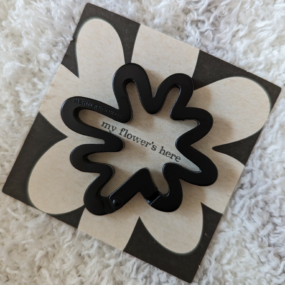 ☆藤井風さん☆ 【新品未使用】 花カラビナ 黒 my flower's here ☆藤井風さん☆ 【新品未使用】 花カラビナ 黒 my flower's here
