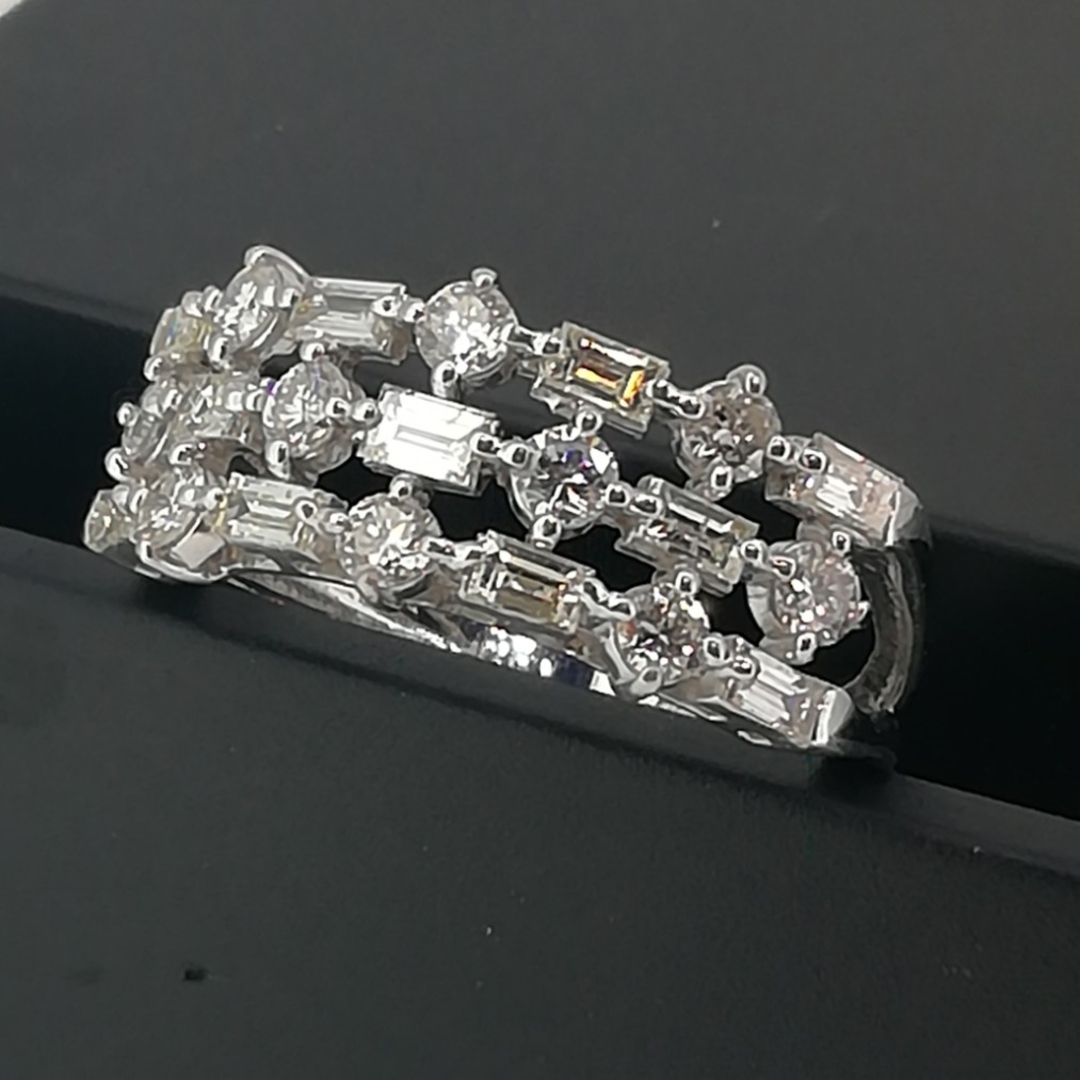 Pt900✨ダイヤ1.00ct✨リング◇バケット&ブリリアントが素敵なリング✨ レディースのアクセサリー(リング(指輪))の商品写真