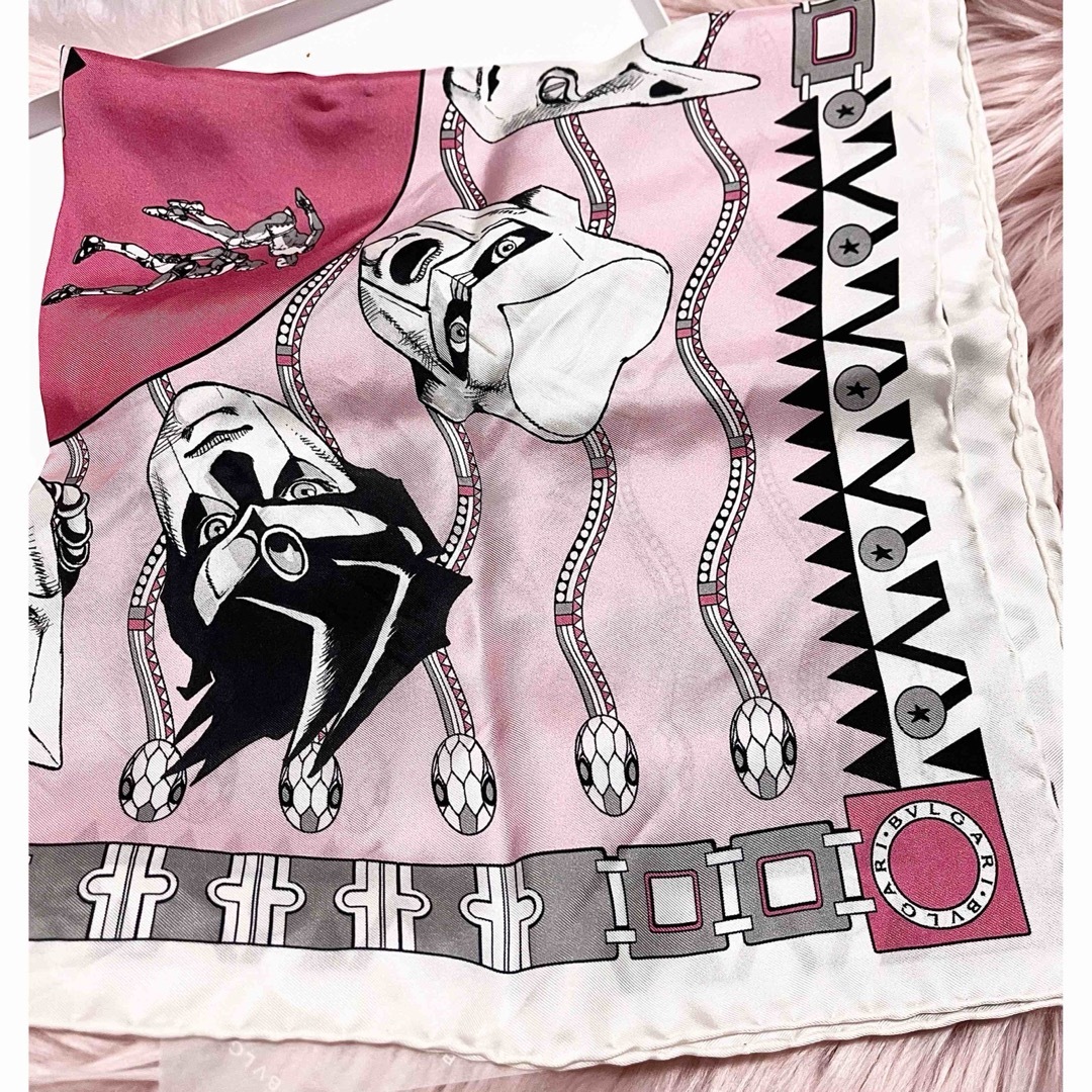 BVLGARI(ブルガリ)のレア 新品 BVLGARI × Hirohiko ARAKI スカーフ ジョジョ レディースのファッション小物(バンダナ/スカーフ)の商品写真