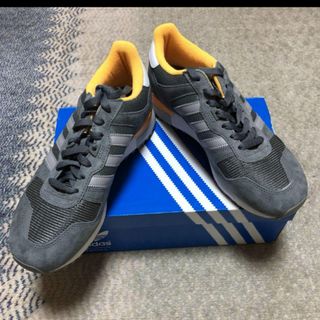 adidas(グレー/灰色系)のフリマアイテム一覧 adidas(グレー/灰色系)のフリマアイテム一覧