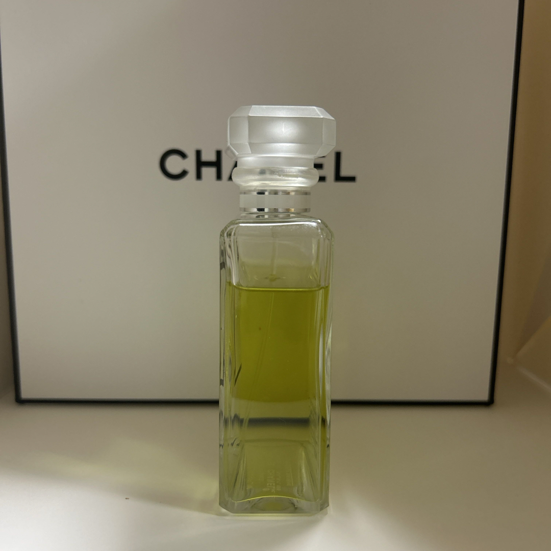 CHANEL(シャネル)のシャネルNO19プードレオードゥパルファム コスメ/美容の香水(香水(女性用))の商品写真