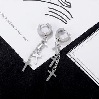 【RN111】ピアス　アクセサリー　イヤリング　メンズ　シルバー　クロス　3連(ピアス)