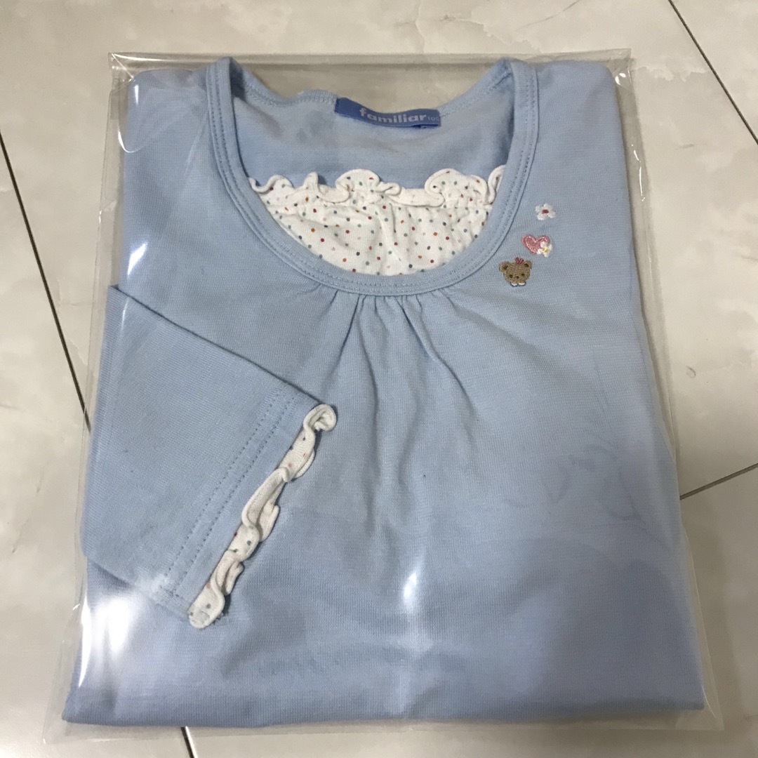 familiar(ファミリア)の《美品》familiar 可愛い　カットソー　100 キッズ/ベビー/マタニティのキッズ服女の子用(90cm~)(Tシャツ/カットソー)の商品写真