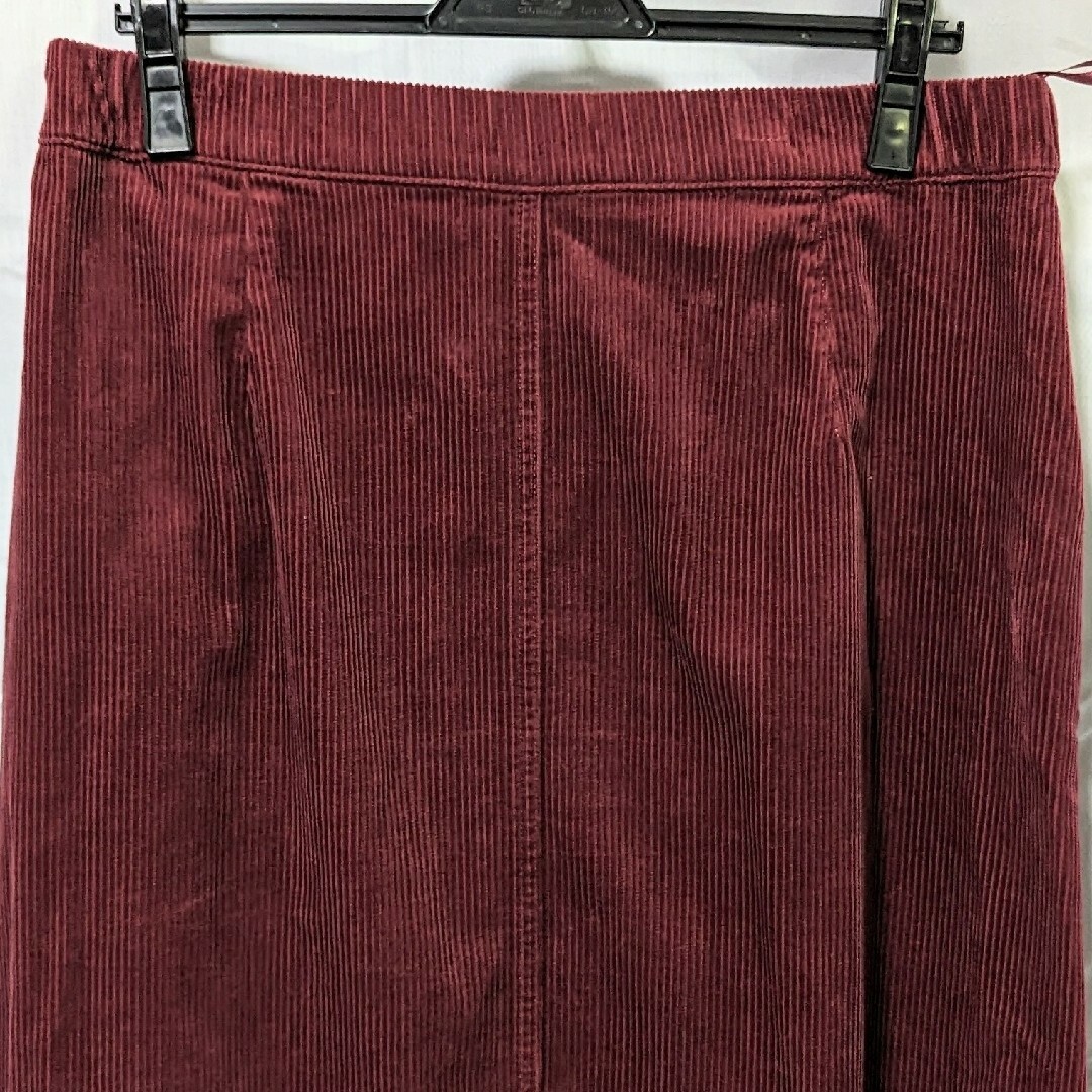 UNIQLO(ユニクロ)の新品 未使用 ユニクロ コーデュロイフロントボタンスカート XL レッド レディースのスカート(ひざ丈スカート)の商品写真