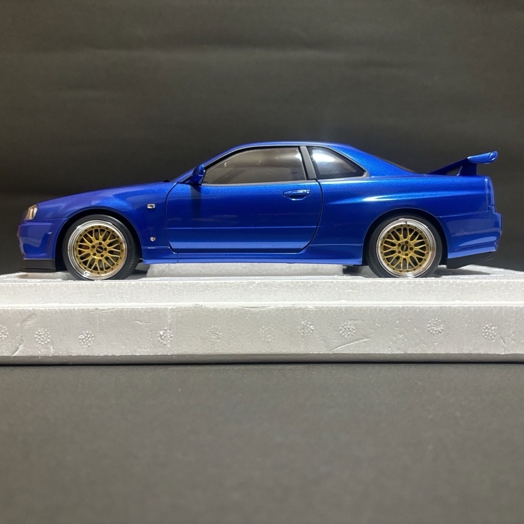 AUTOart(オートアート)のAUTOart NISSAN SKYLINE GT-R(R34) BBS  エンタメ/ホビーのおもちゃ/ぬいぐるみ(ミニカー)の商品写真