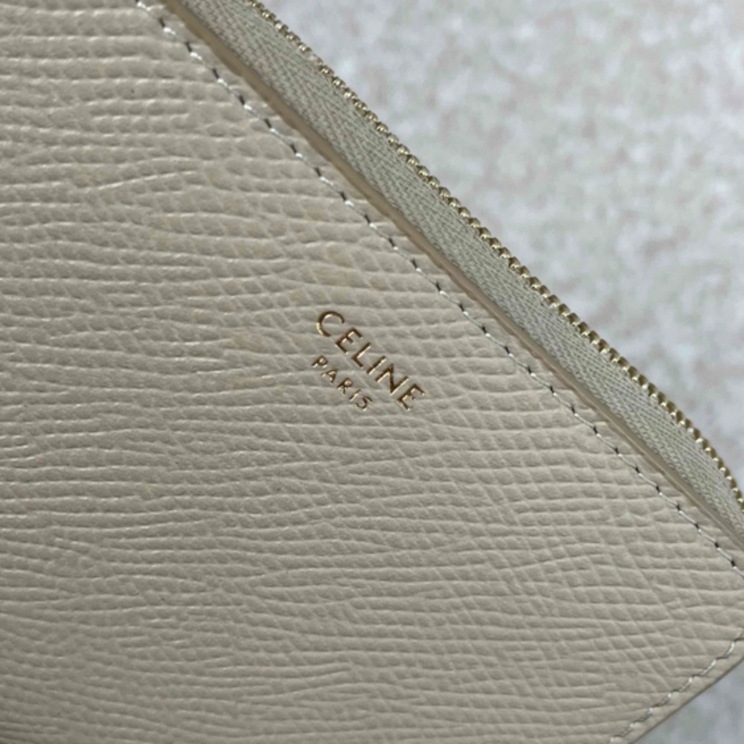 celine(セリーヌ)のセリーヌ　ジップウォレット　ミニ財布　ヌード レディースのファッション小物(財布)の商品写真