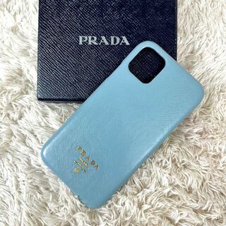 プラダ(PRADA)の【人気】プラダ iPhoneケース iPhone11 ライトブルー ゴールドロゴ(iPhoneケース)