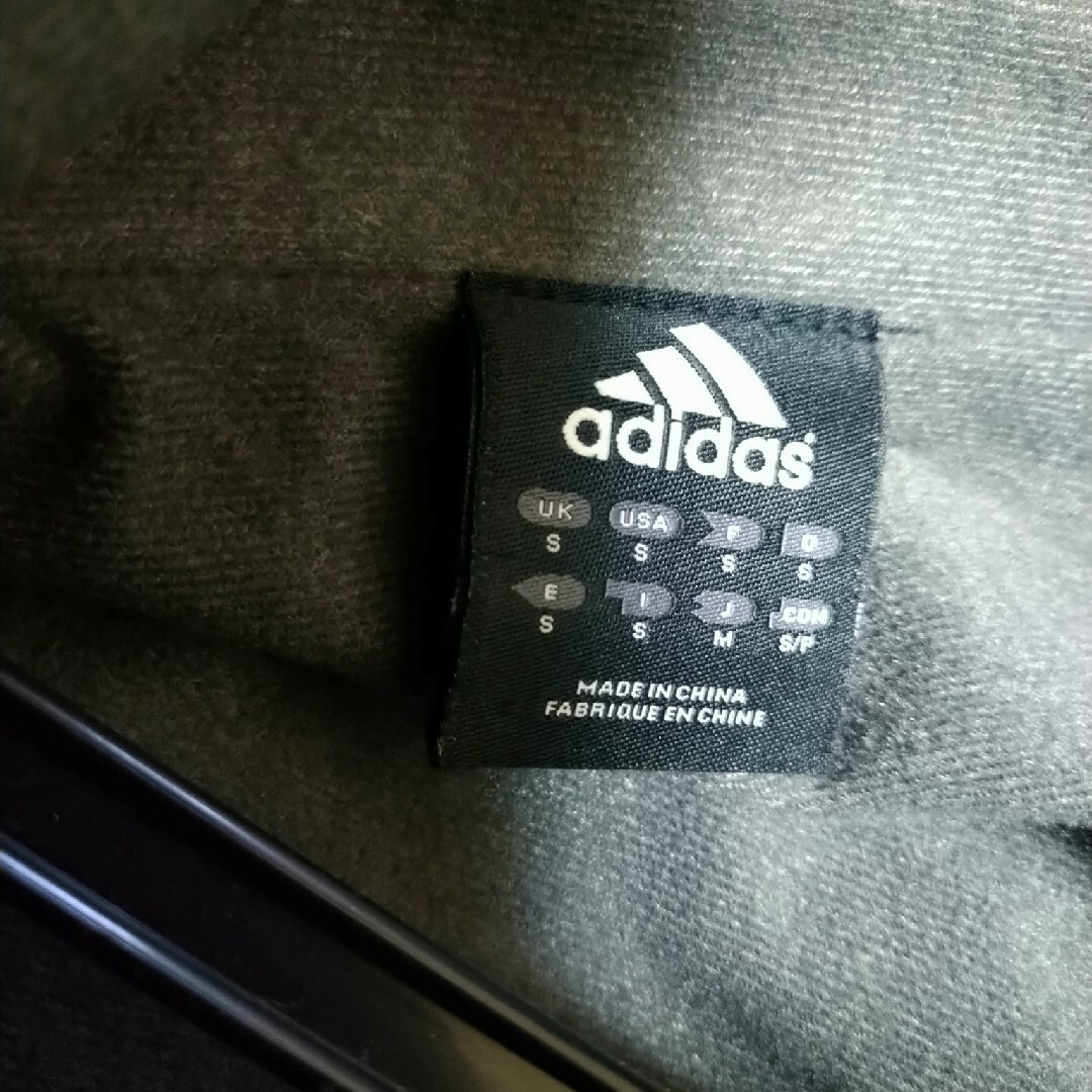 adidas(アディダス)のM0212 アディダス　adidas　ウインドブレーカー　紺色　3本ライン　LL メンズのジャケット/アウター(ナイロンジャケット)の商品写真