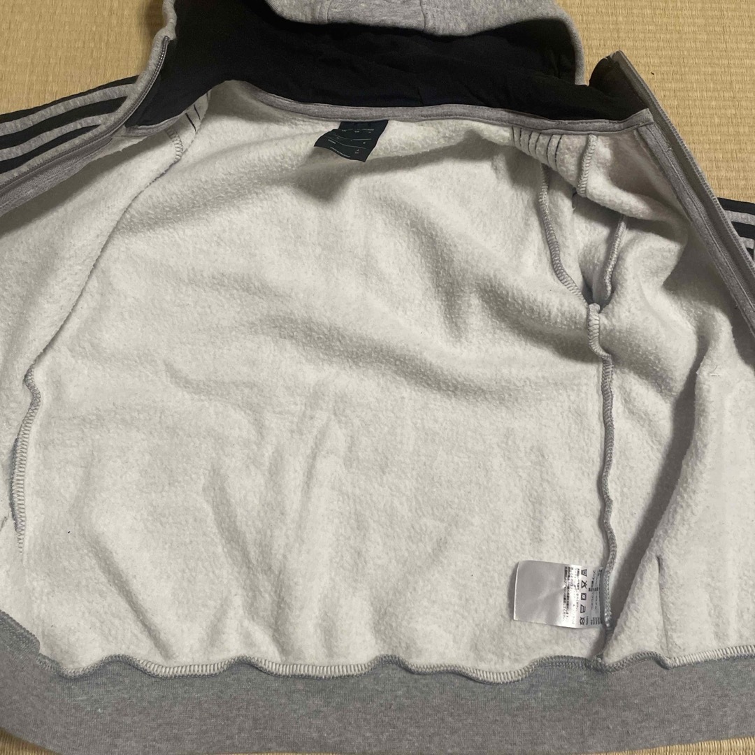 adidas(アディダス)のadidas パーカー　120 キッズ/ベビー/マタニティのキッズ服男の子用(90cm~)(ジャケット/上着)の商品写真