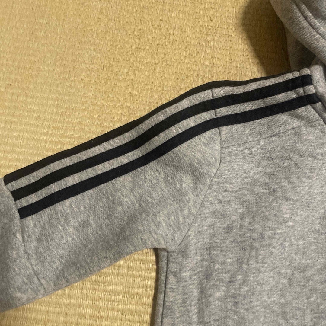 adidas(アディダス)のadidas パーカー　120 キッズ/ベビー/マタニティのキッズ服男の子用(90cm~)(ジャケット/上着)の商品写真