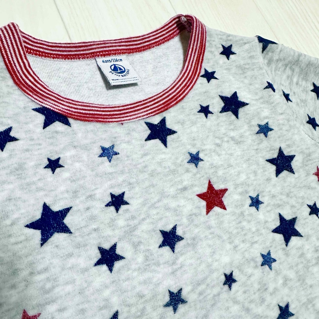 PETIT BATEAU(プチバトー)の☆美品☆ プチバトー 長袖 パジャマ 6a 120cm  ベロア スター  キッズ/ベビー/マタニティのキッズ服男の子用(90cm~)(パジャマ)の商品写真