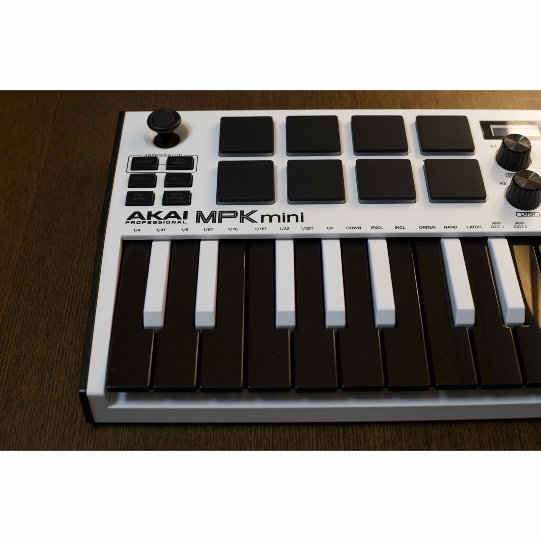 AKAI 25鍵 USB MIDI キーボードコントローラー MPK mini  楽器のDTM/DAW(その他)の商品写真