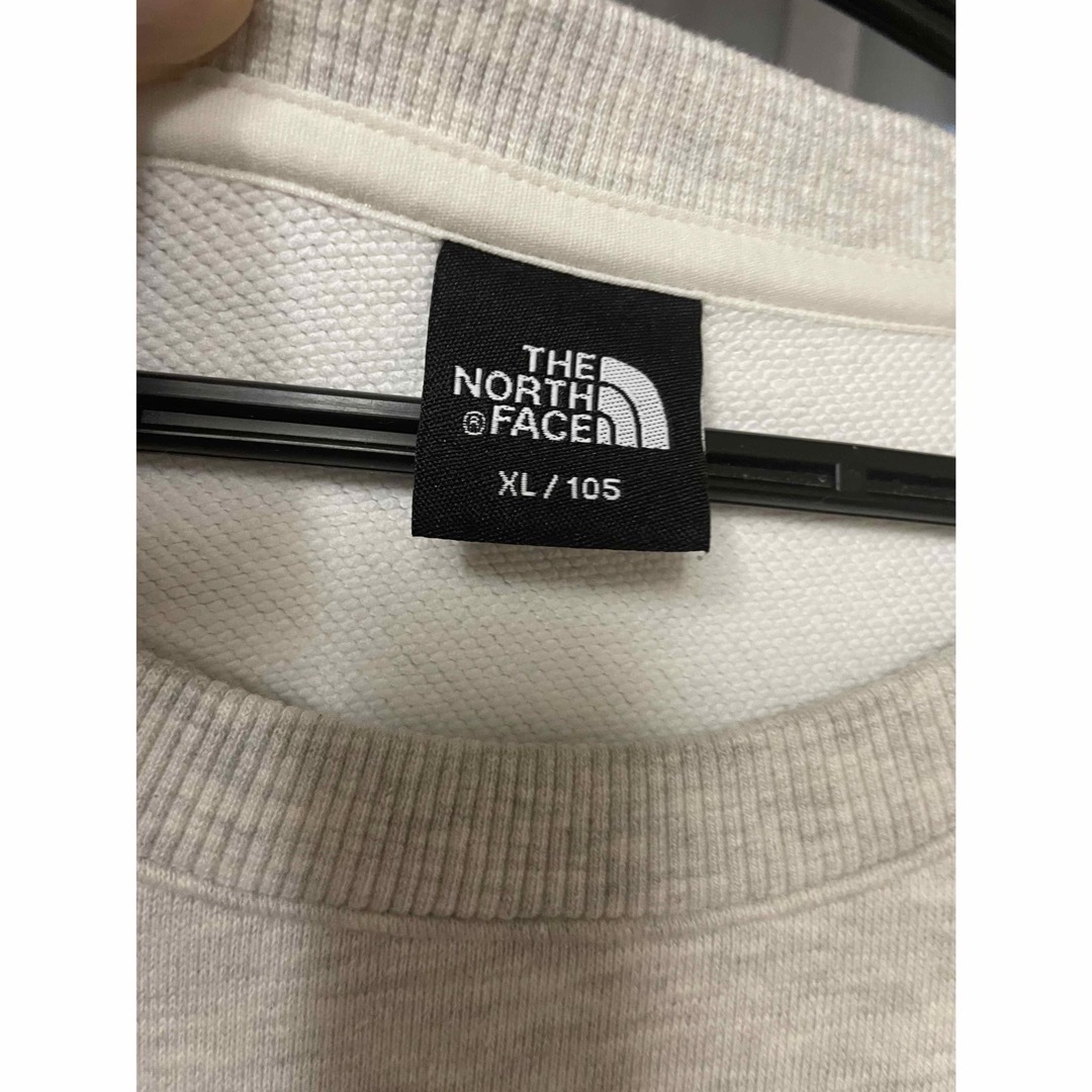 THE NORTH FACE(ザノースフェイス)の新品ノースフェイス　トレーナーホワイトレーベル　サイズXL メンズのトップス(スウェット)の商品写真