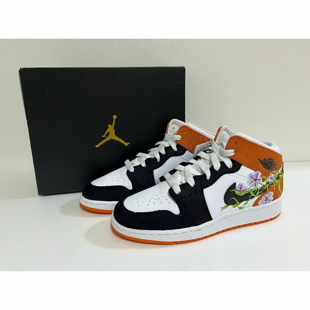 NIKE - 【新品】24.5cm NIKEエアジョーダン1 Mid GS Floral刺繍 NIKE - 【新品】24.5cm NIKEエアジョーダン1 Mid GS Floral刺繍