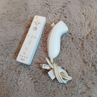 ウィー(Wii)のWiiリモコン ヌンチャク セット(家庭用ゲーム機本体)