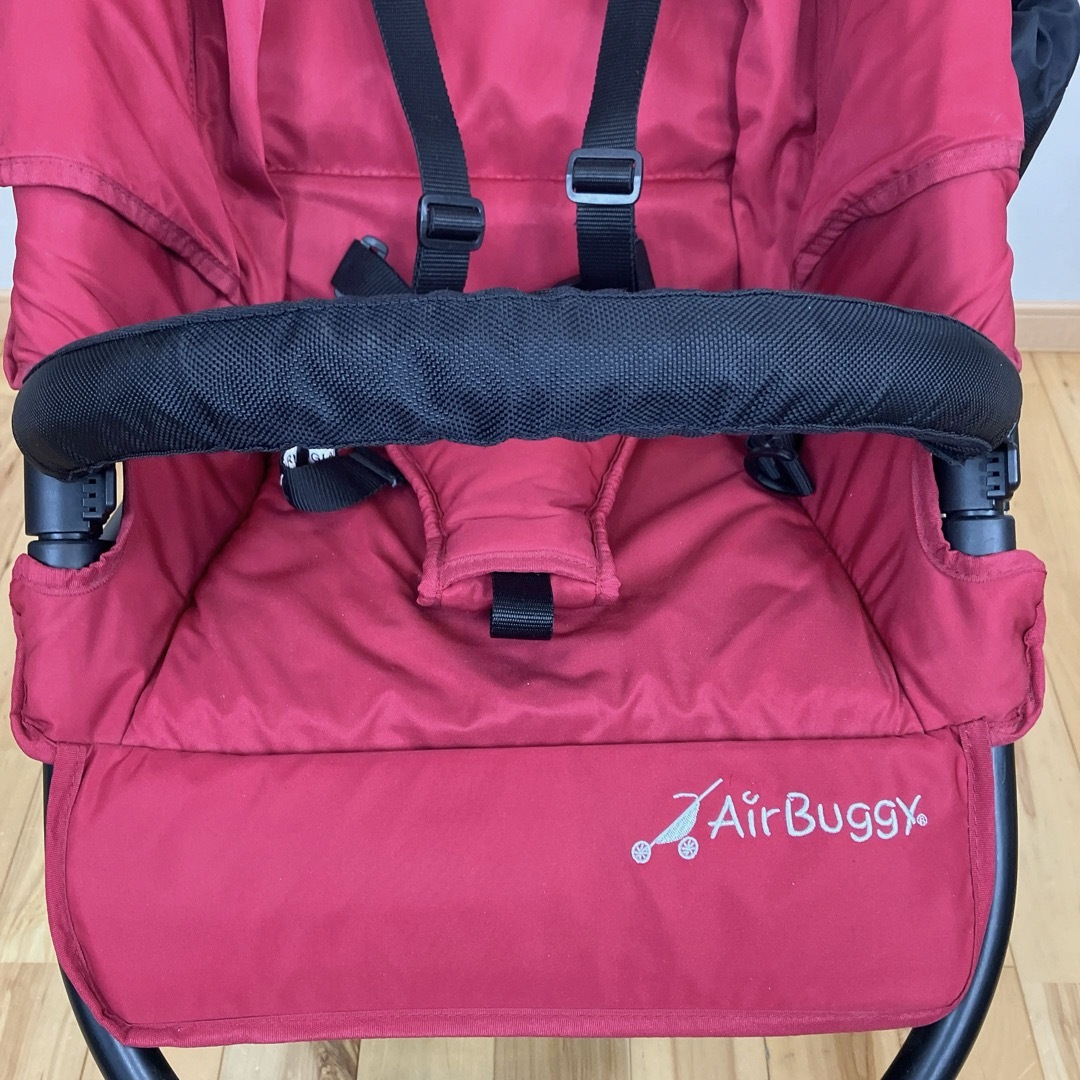 AIRBUGGY(エアバギー)の☆美品☆ Air Buggy CoCo エアバギーココ  カラーチェリーレッド キッズ/ベビー/マタニティの外出/移動用品(ベビーカー/バギー)の商品写真