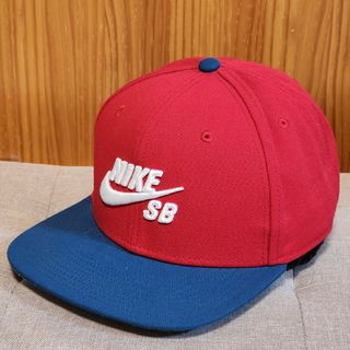 ナイキ(NIKE)の美品 NIKESB ナイキ ストレートキャップ メンズ スナップバック(キャップ)