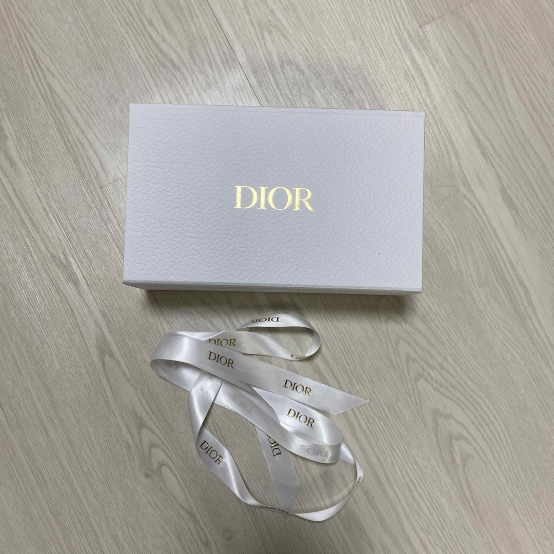 Dior(ディオール)のディオール🎀ギフトボックス&リボン インテリア/住まい/日用品のオフィス用品(ラッピング/包装)の商品写真