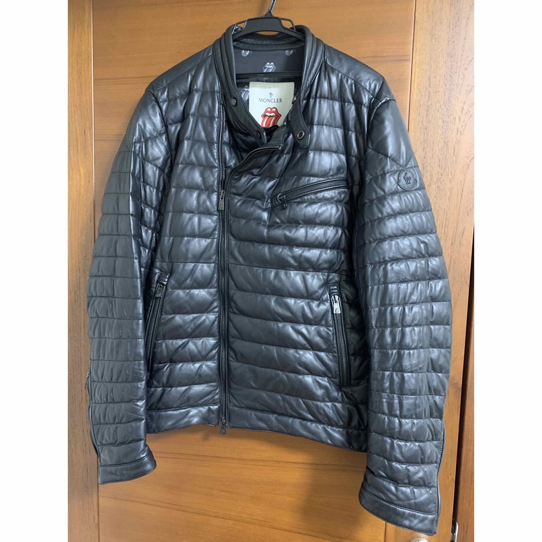 MONCLER(モンクレール)の激レア　モンクレール　russel ブラック　4 ローリングストーンズ　レザー メンズのジャケット/アウター(ダウンジャケット)の商品写真