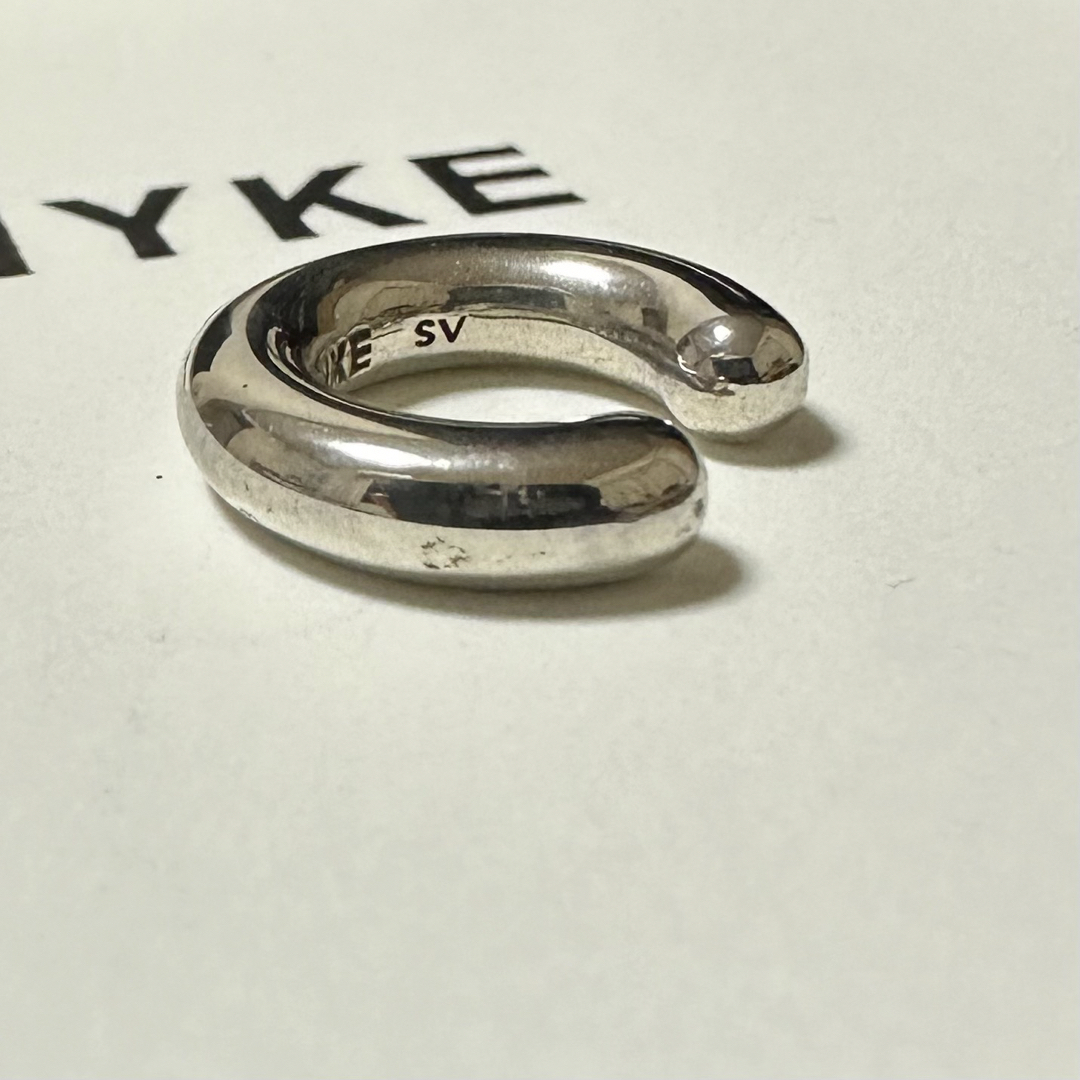 HYKE(ハイク)のHYKE スモールフープイヤーカフ　シルバー925 レディースのアクセサリー(イヤーカフ)の商品写真