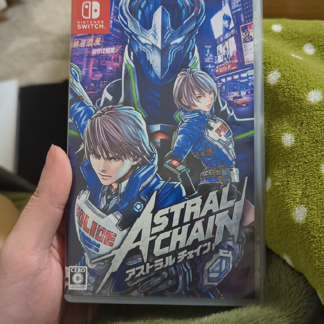 ASTRAL CHAIN（アストラルチェイン） エンタメ/ホビーのゲームソフト/ゲーム機本体(家庭用ゲームソフト)の商品写真