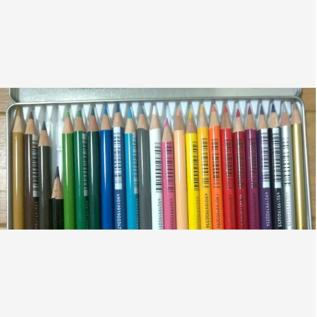 トンボ鉛筆(トンボエンピツ)の美品▶ トンボ24COLOR PENCILS　24色　色鉛筆ぬりえ絵日記　匿名 エンタメ/ホビーのアート用品(色鉛筆)の商品写真