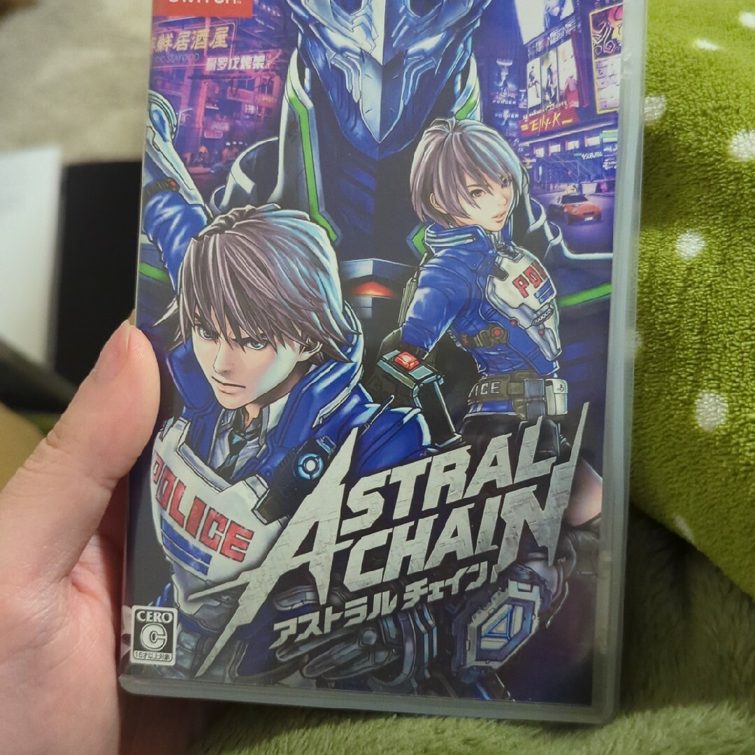 ASTRAL CHAIN（アストラルチェイン） エンタメ/ホビーのゲームソフト/ゲーム機本体(家庭用ゲームソフト)の商品写真